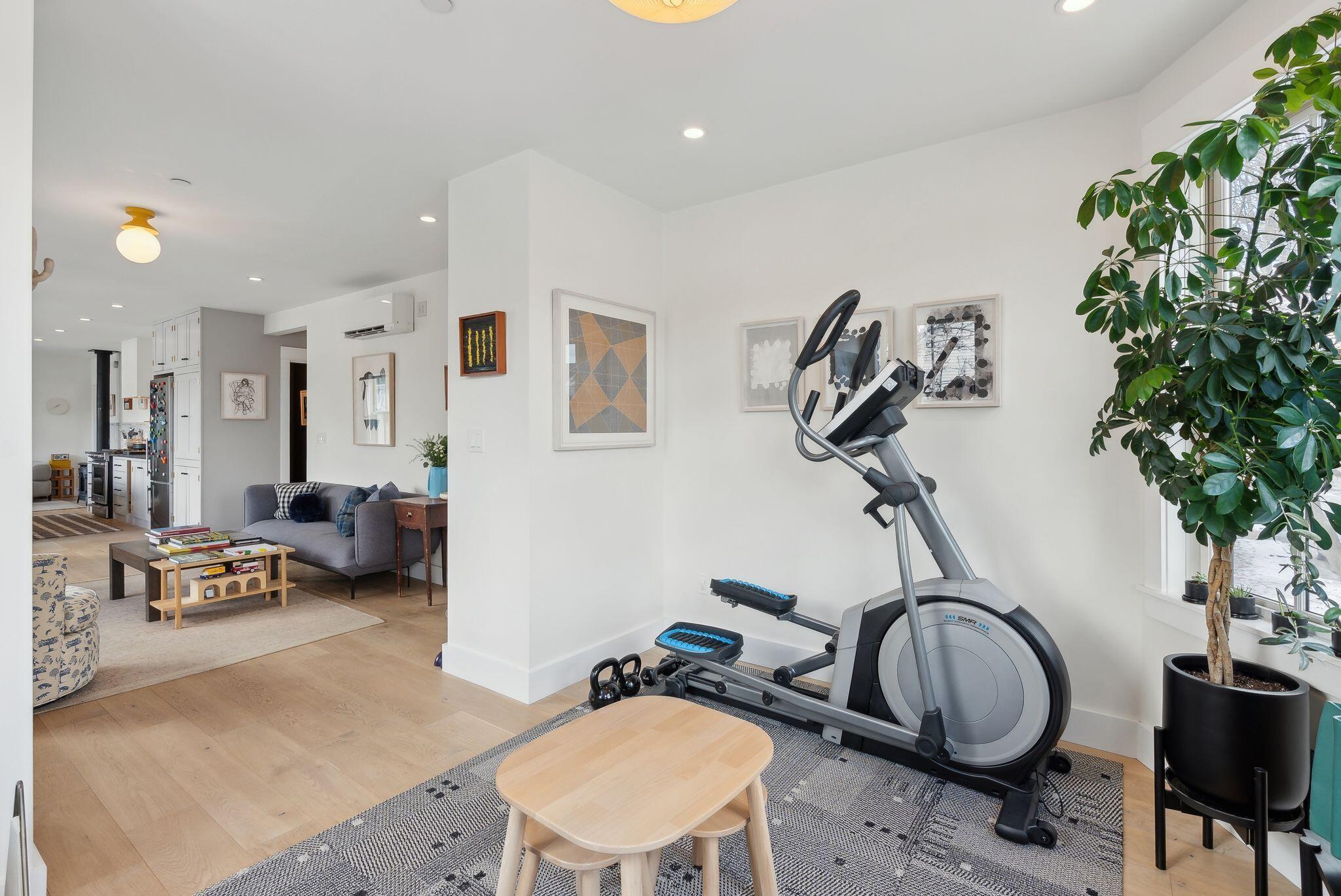 60 Munjoy Street, Unit 2 Portland, ME 04101 - Photo 12 of 46 Living Room