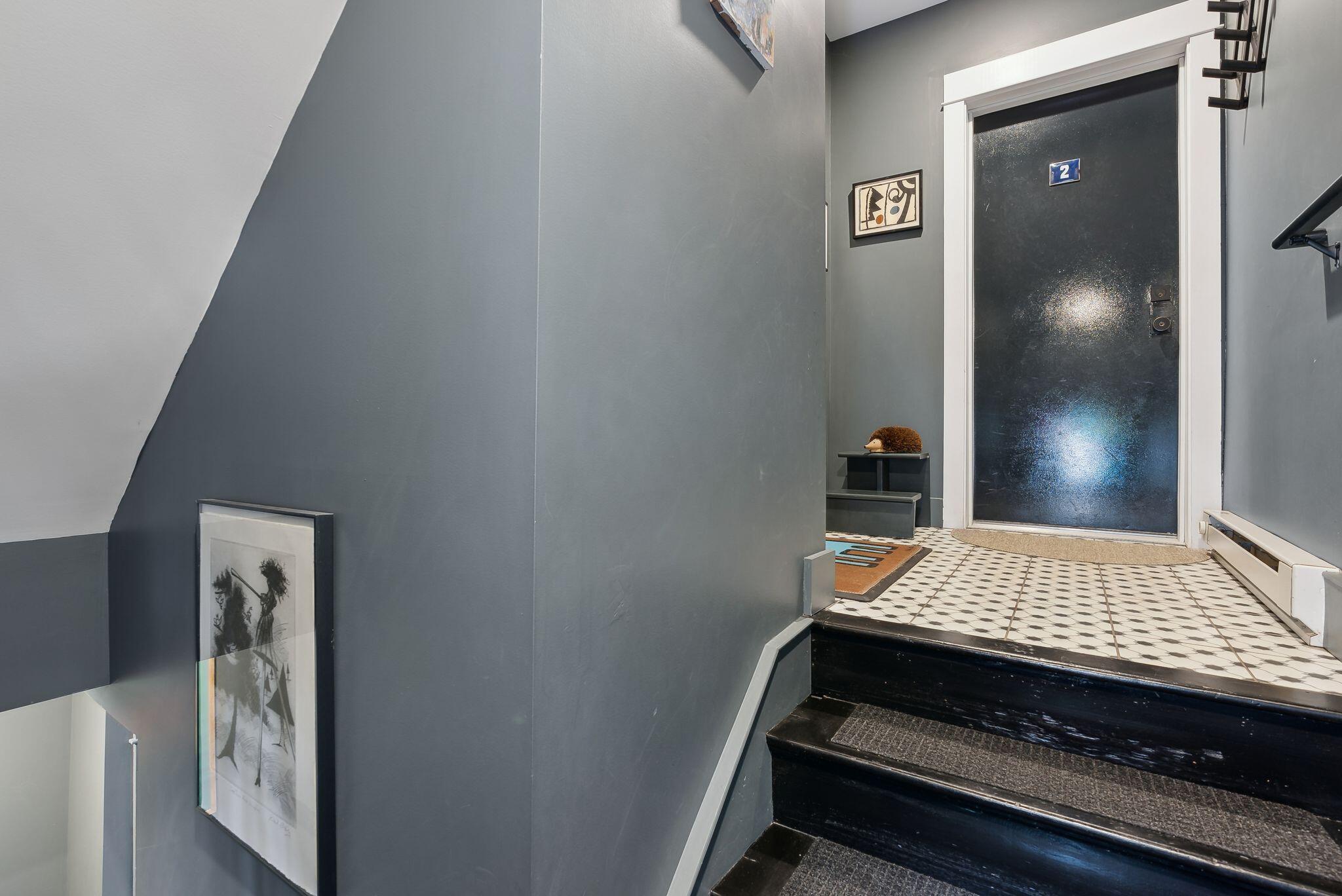 60 Munjoy Street, Unit 2 Portland, ME 04101 - Photo 6 of 46 Entry