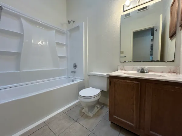 $725 | 139 North Troy Avenue, Unit B, Lubbock, TX 79416