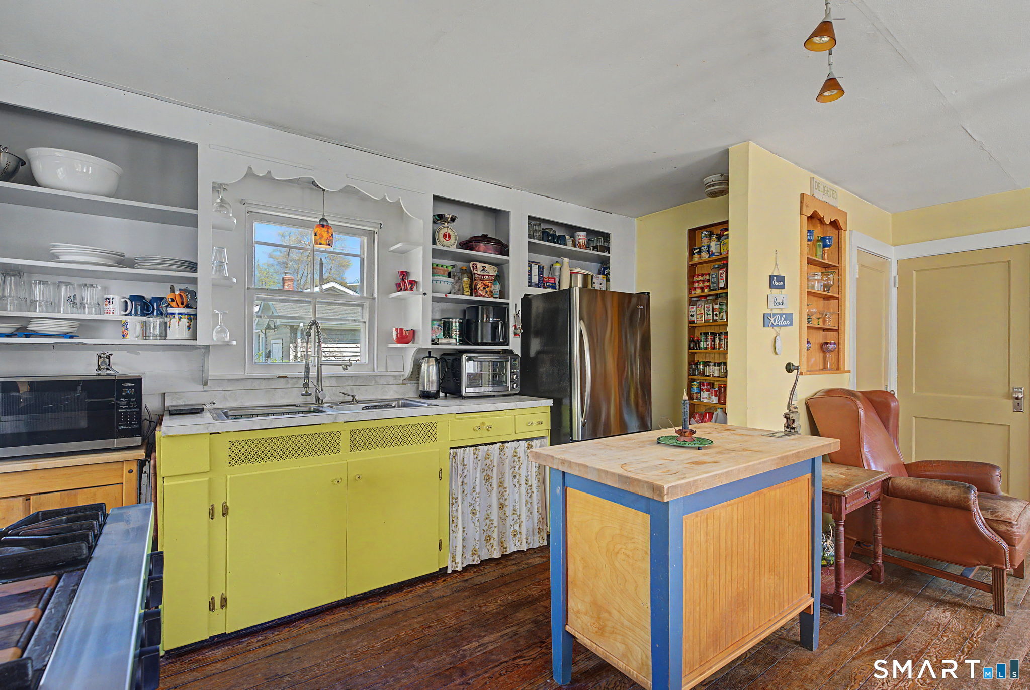 57 Grove Street Clinton, CT 06413 - Photo 12 of 38