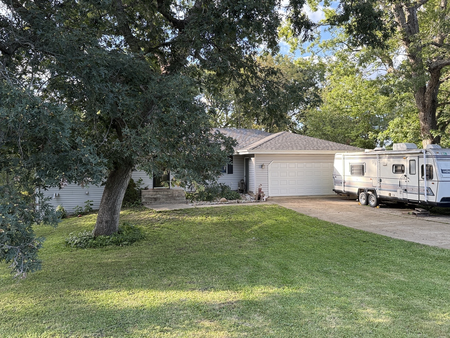 585 Knollwood Road Davis, IL 61019 - Photo 1 of 29