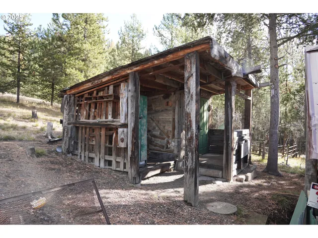 a view of outdoor space with trees