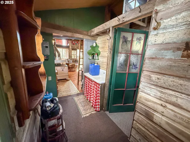 a view of an outdoor space