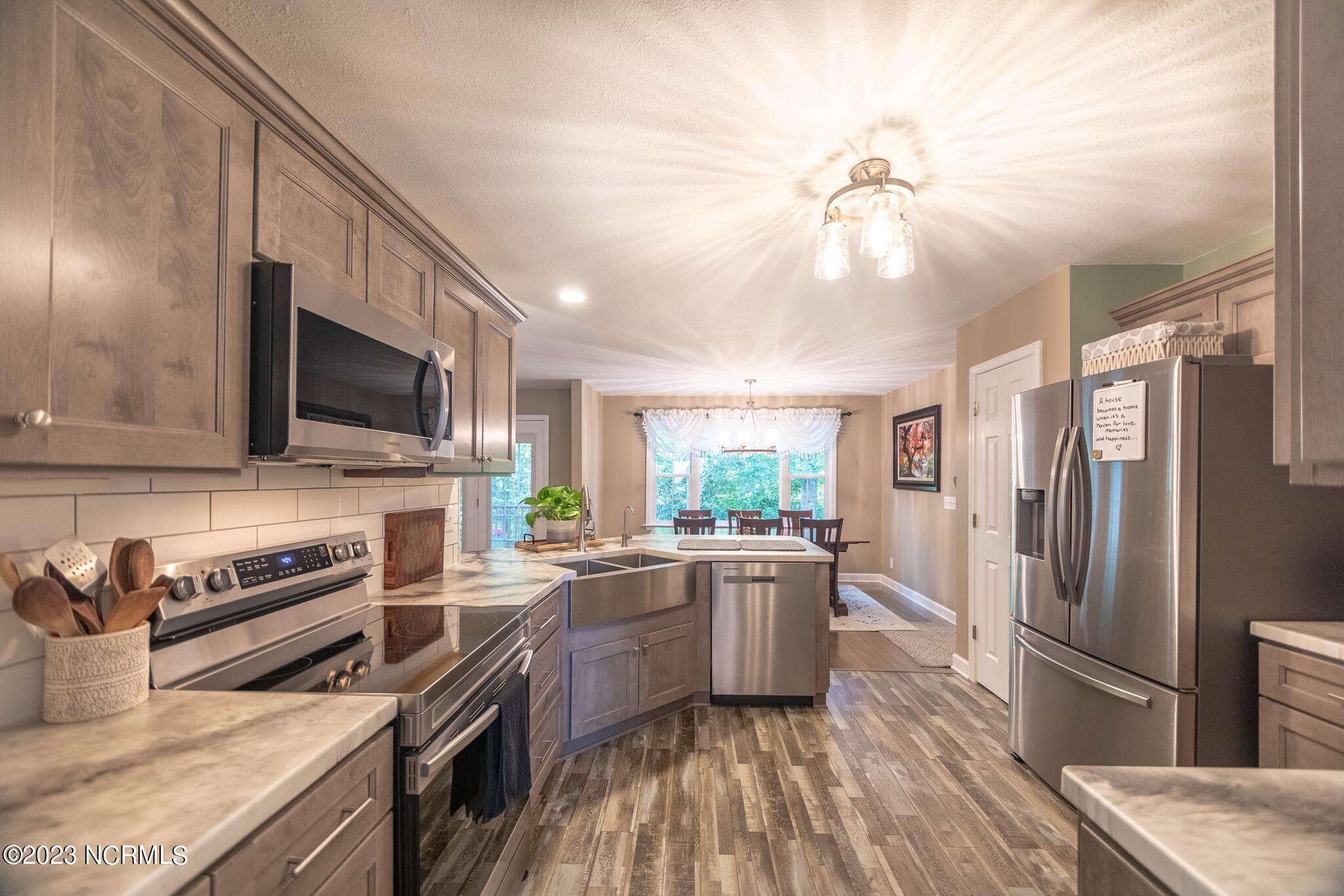 205 Willbarry Road Jacksonville, NC 28540 - Photo 10 of 49 205 WILLBARRY RD- 11