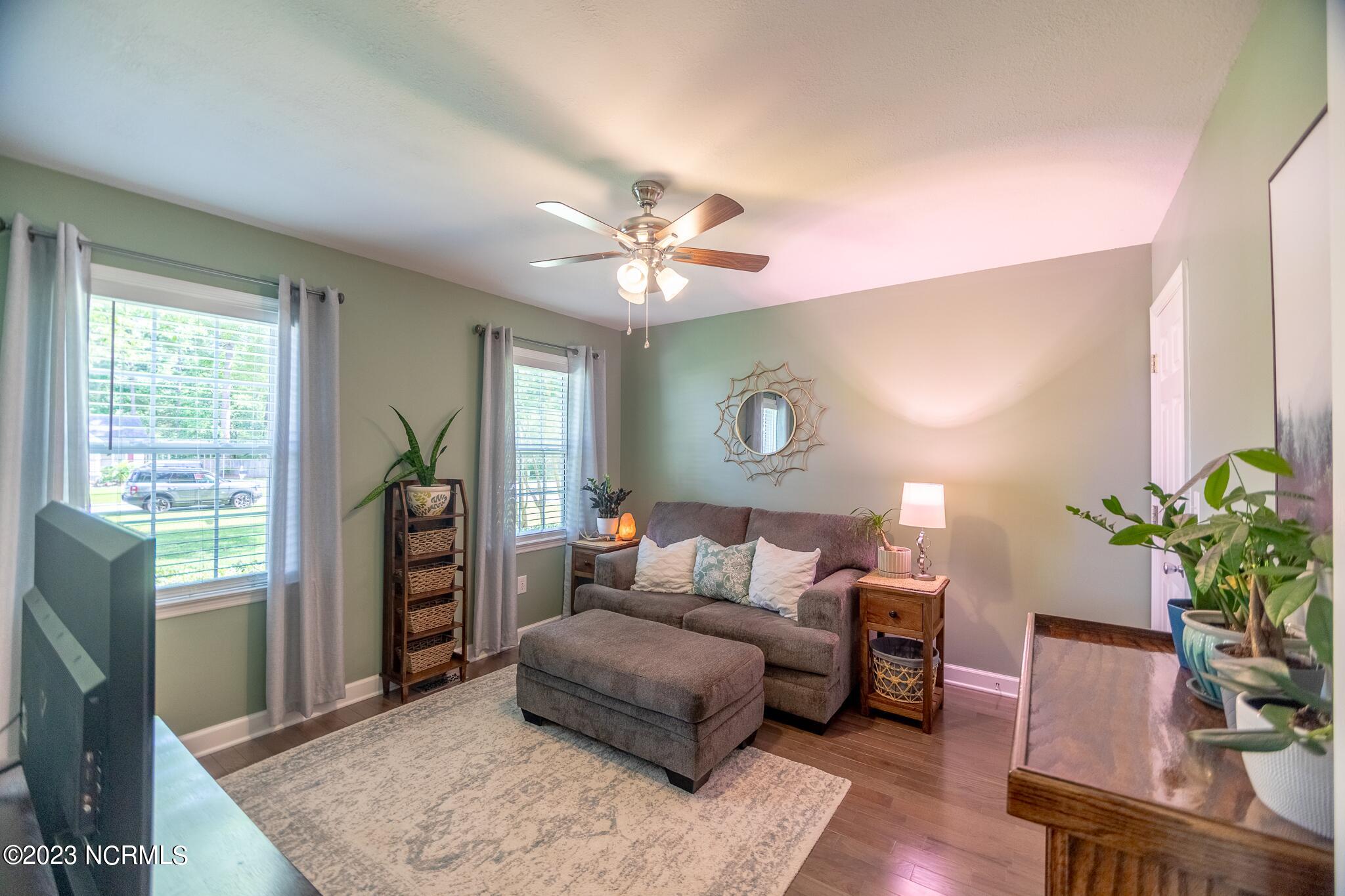 205 Willbarry Road Jacksonville, NC 28540 - Photo 7 of 49 205 WILLBARRY RD- 8