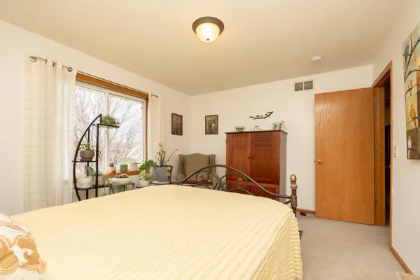 $299,900 | 1507 Dublin Court, Shakopee, MN 55379