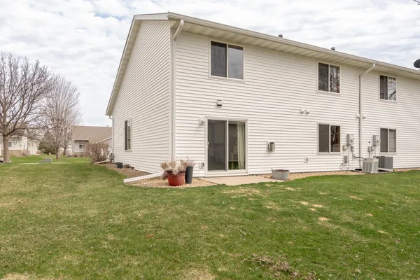 $299,900 | 1507 Dublin Court, Shakopee, MN 55379