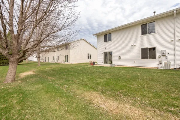 $299,900 | 1507 Dublin Court, Shakopee, MN 55379