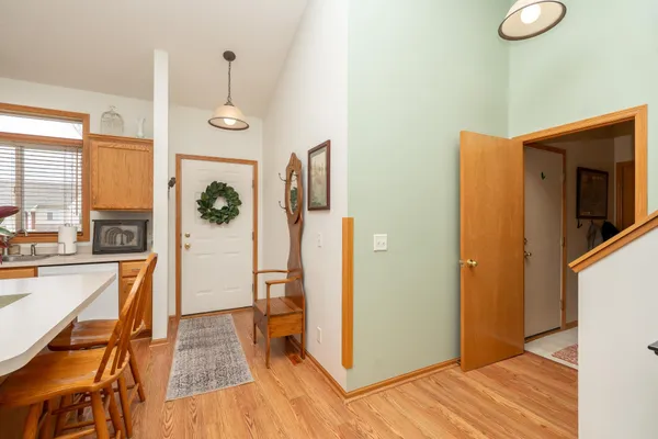 $299,900 | 1507 Dublin Court, Shakopee, MN 55379