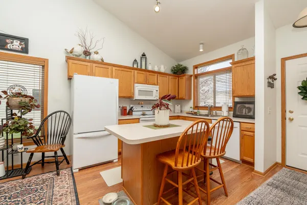 $299,900 | 1507 Dublin Court, Shakopee, MN 55379