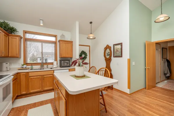 $299,900 | 1507 Dublin Court, Shakopee, MN 55379