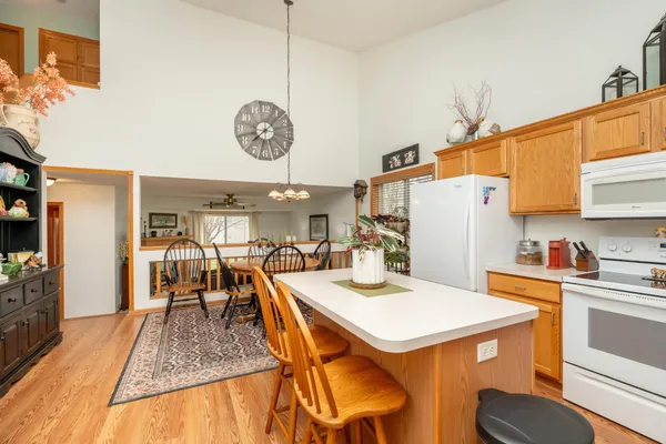 $299,900 | 1507 Dublin Court, Shakopee, MN 55379