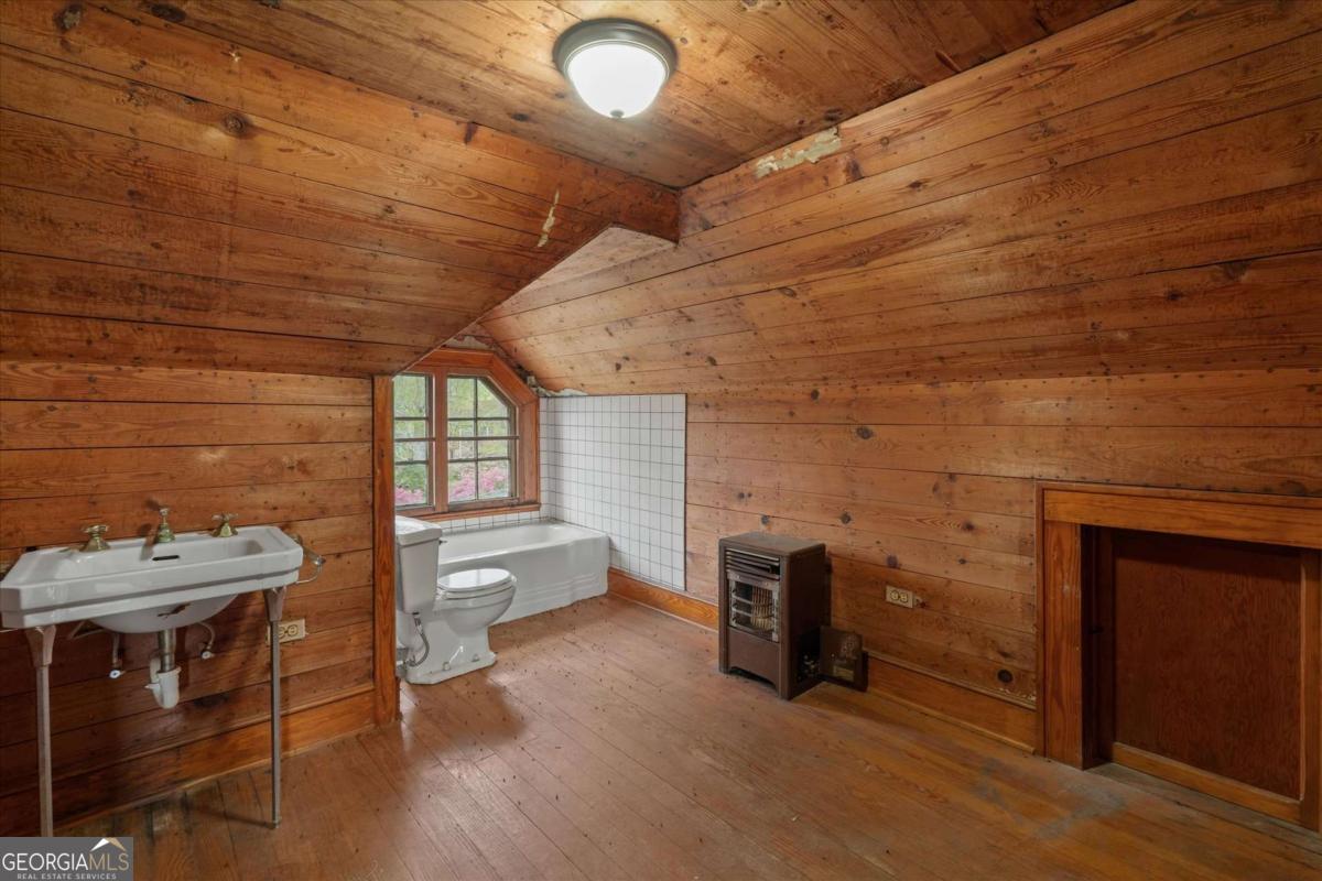 3608 Us Highway Buchanan, GA 30113 - Photo 20 of 50 a view of a livingroom with furniture