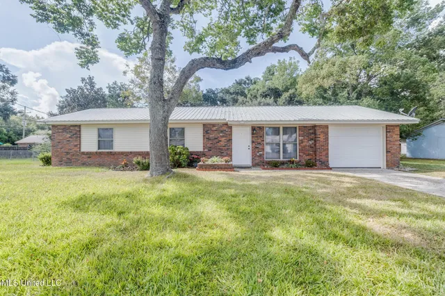 $165,000 | 4806 Bronfair Avenue, Pascagoula, MS 39581