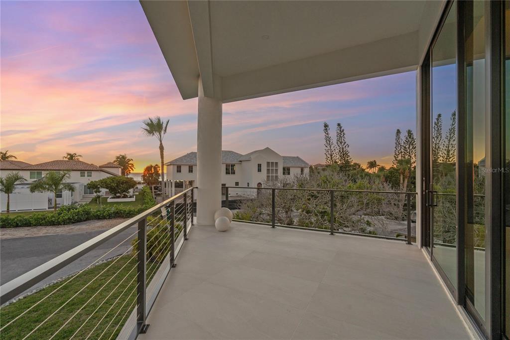 519 Rountree Drive Longboat Key, FL 34228 - Photo 33 of 88