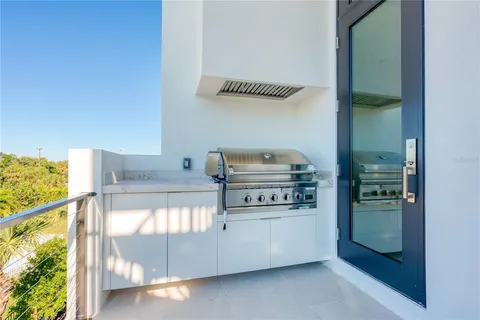 $6,488,000 | 519 Rountree Drive, Longboat Key, FL 34228