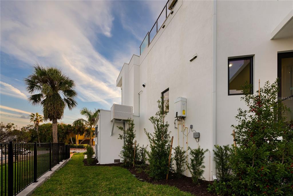 519 Rountree Drive Longboat Key, FL 34228 - Photo 76 of 88