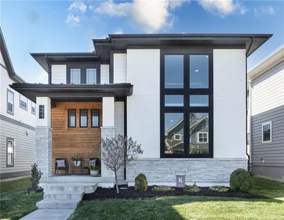 $539,900 | 1032 Southwest Armie Street, Lee's Summit, MO 64081
