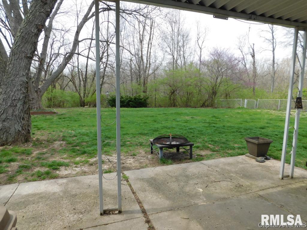 1377 Crestview Drive Springfield, IL 62702 - Photo 13 of 16