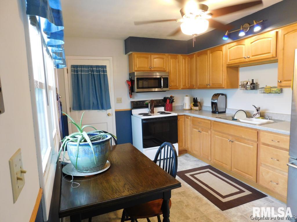1377 Crestview Drive Springfield, IL 62702 - Photo 6 of 16