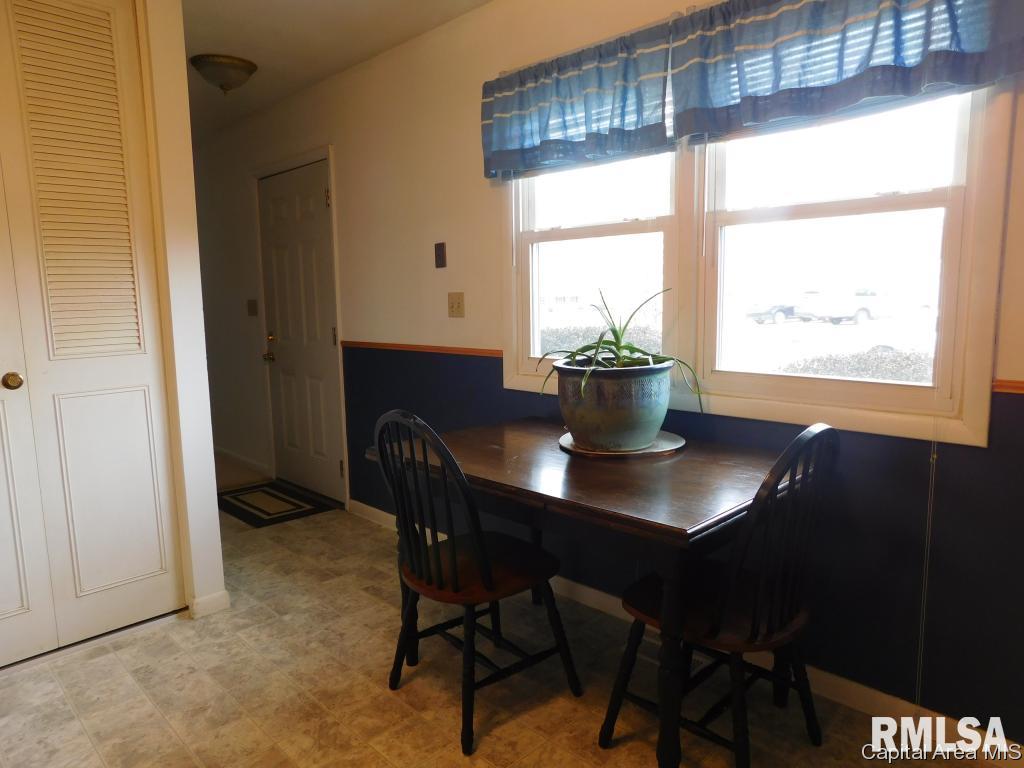 1377 Crestview Drive Springfield, IL 62702 - Photo 7 of 16