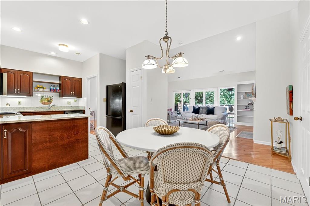 155 North Hanley Road, Unit 305 St. Louis, MO 63105 - Photo 8 of 20