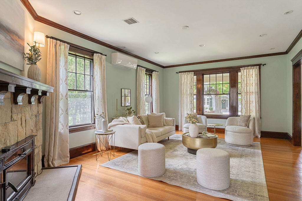 4 Lawrence Street Winchester, MA 01890 - Photo 4 of 40