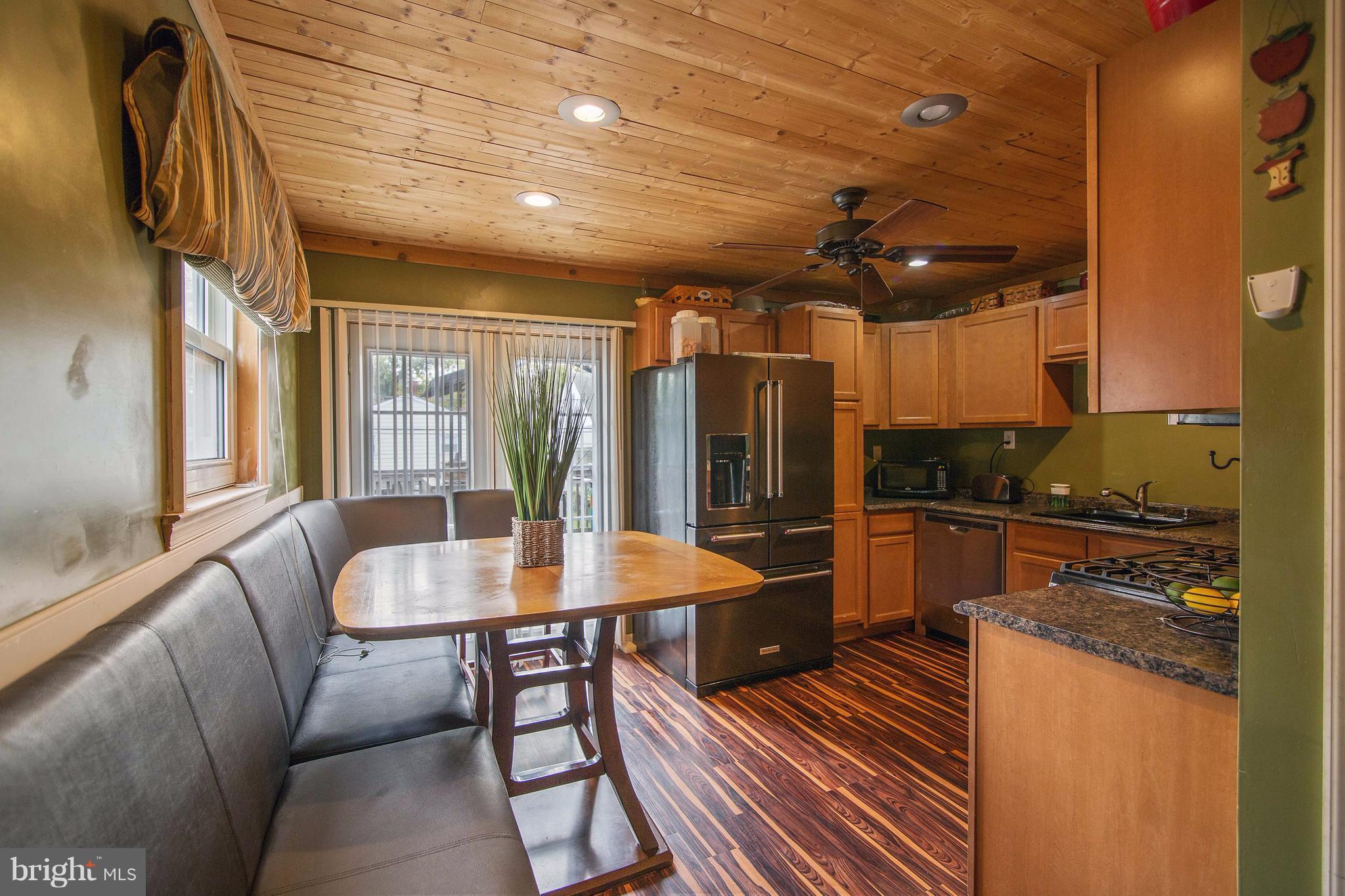 3673 Hineline Road Baltimore, MD 21229 - Photo 7 of 30 Kitchen