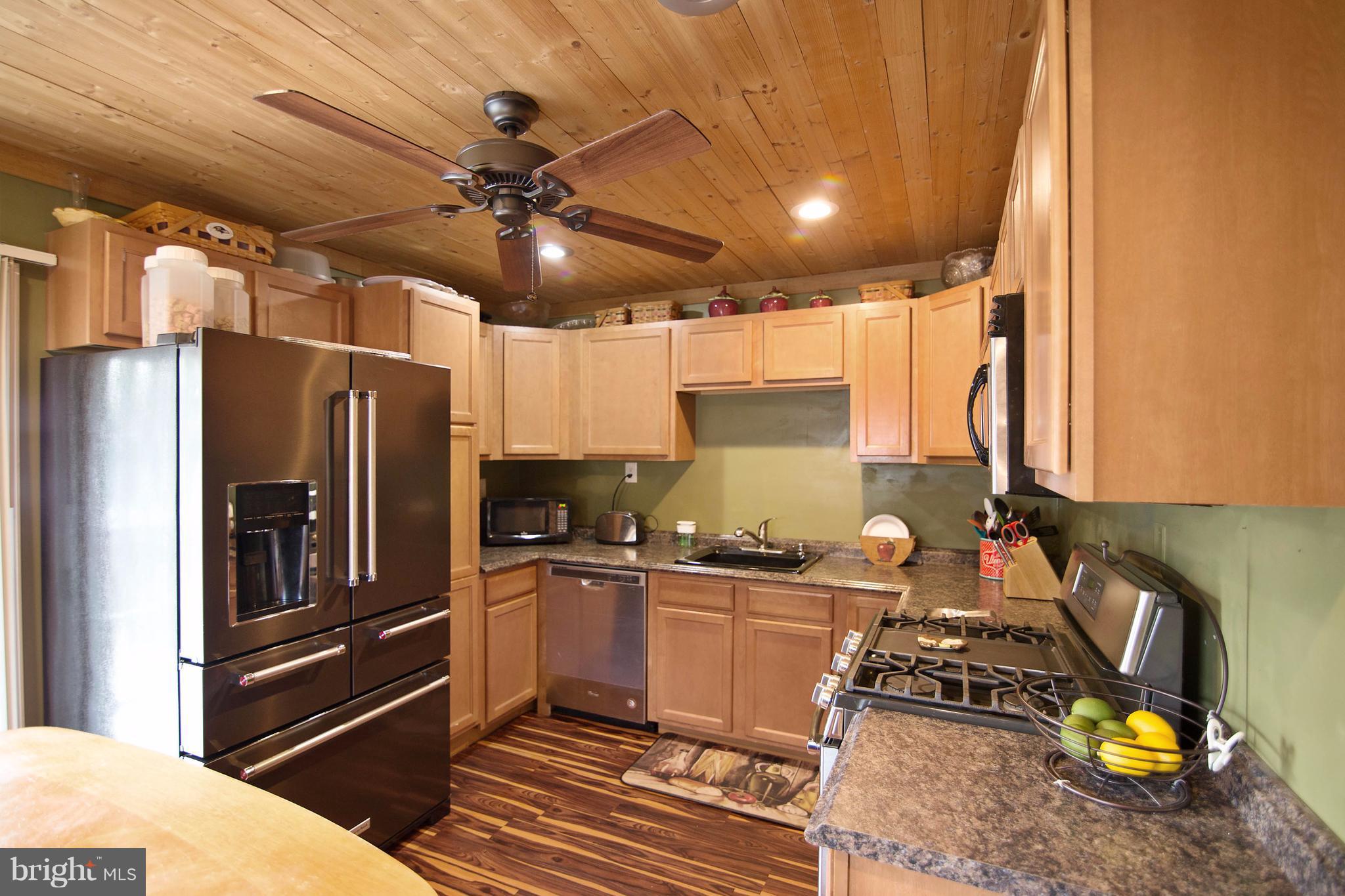 3673 Hineline Road Baltimore, MD 21229 - Photo 9 of 30 Kitchen