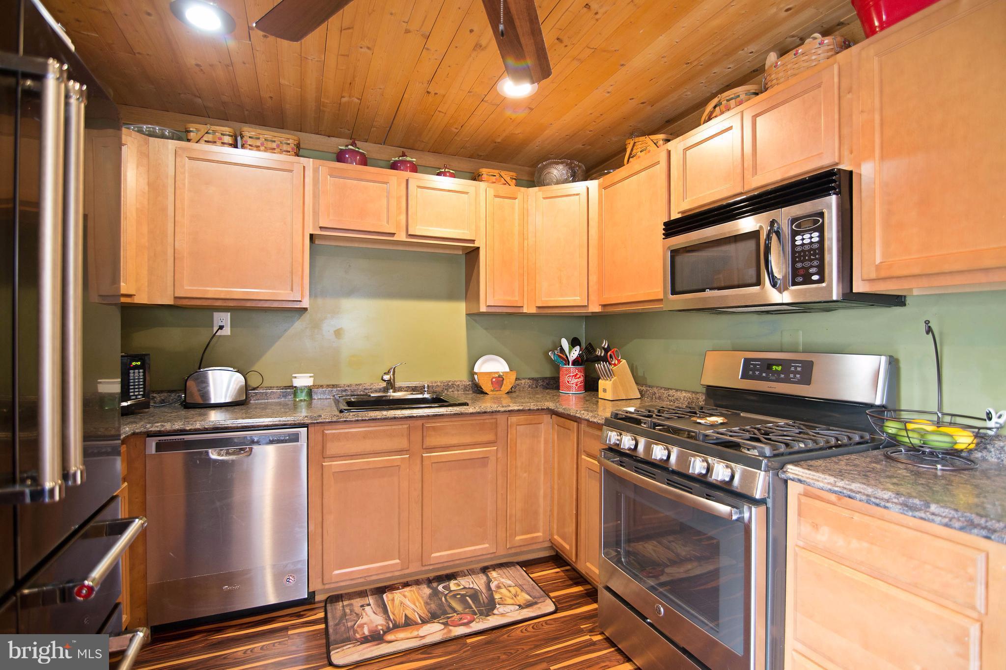 3673 Hineline Road Baltimore, MD 21229 - Photo 10 of 30 Kitchen
