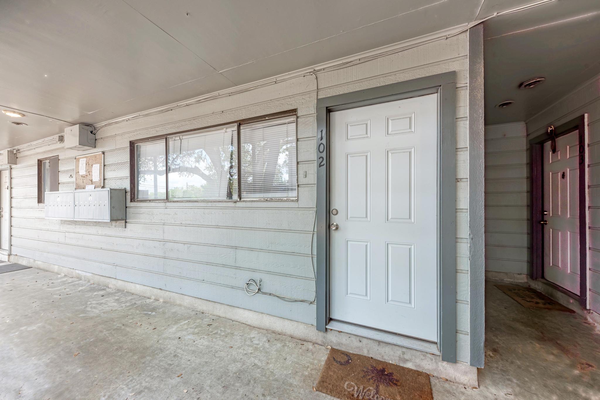 803 West 28th Street, Unit 102 Austin, TX 78705 - Photo 4 of 16