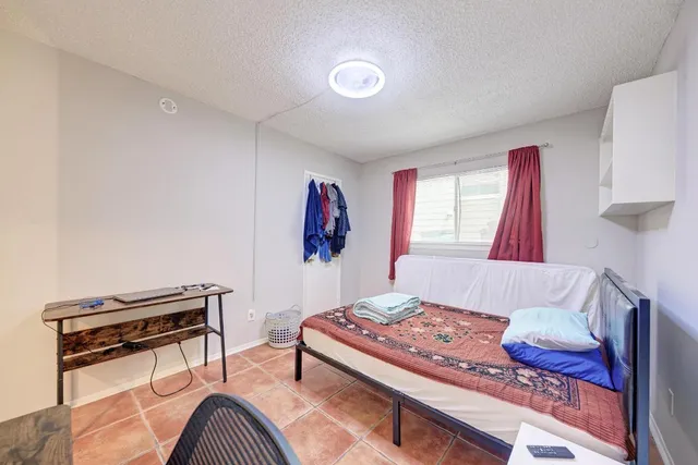 $1,250 | 803 West 28th Street, Unit 102, Austin, TX 78705