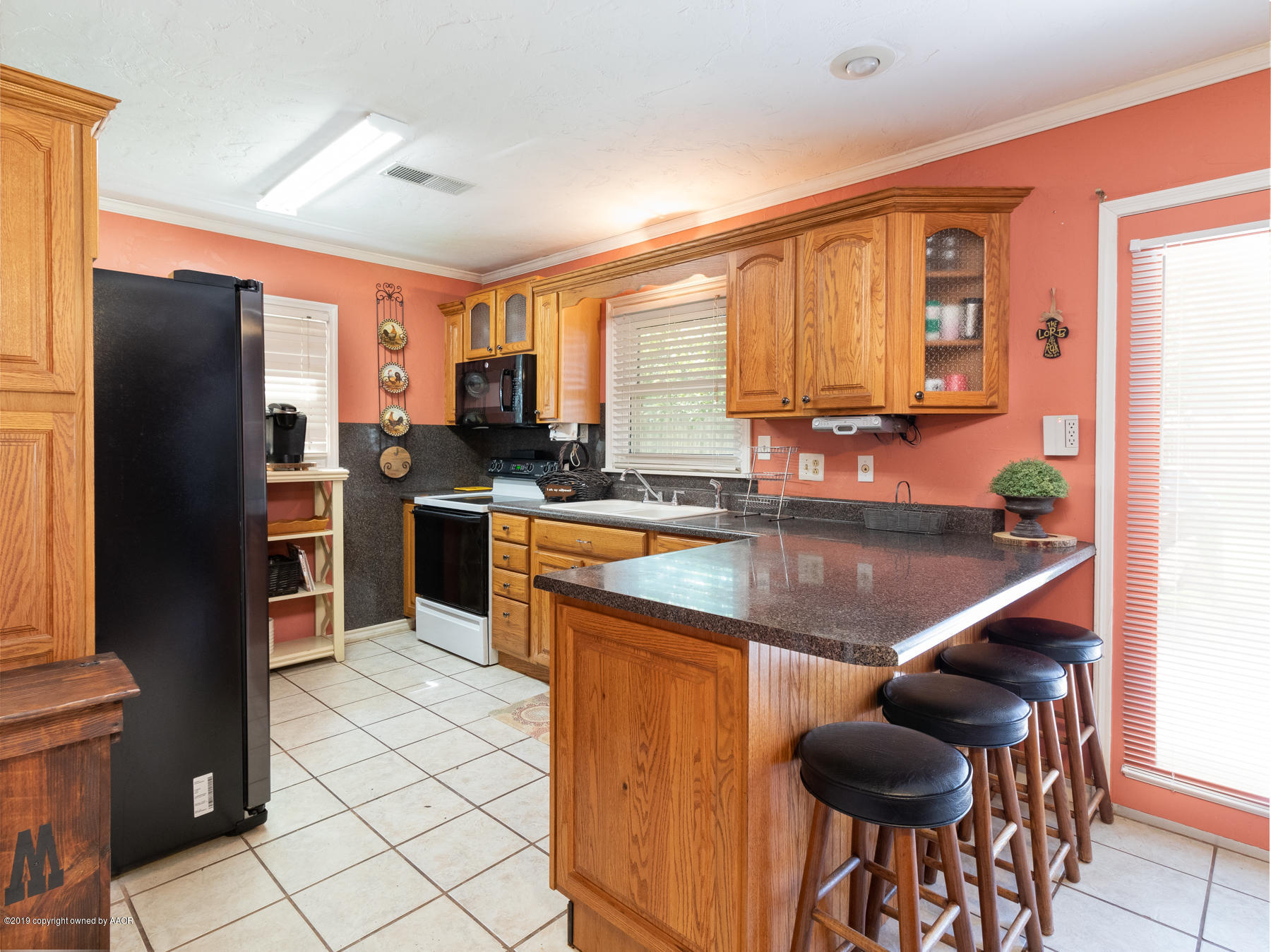 5504 Alvarado Road Amarillo, TX 79106 - Photo 8 of 22 Kitchen