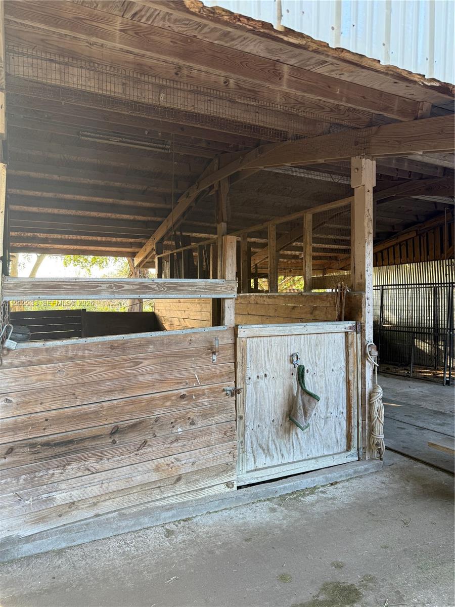 19051 Southwest 136th Street Miami, FL 33196 - Photo 11 of 33