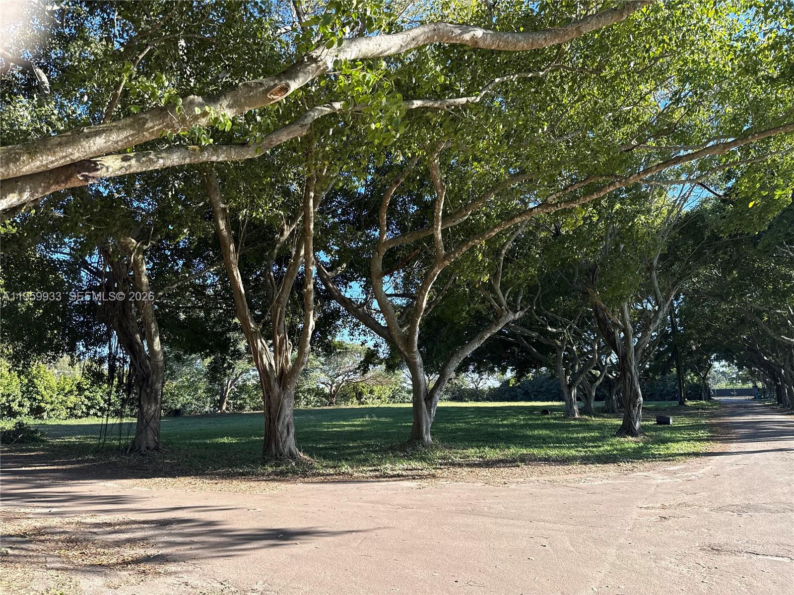 19051 Southwest 136th Street Miami, FL 33196 - Photo 2 of 33