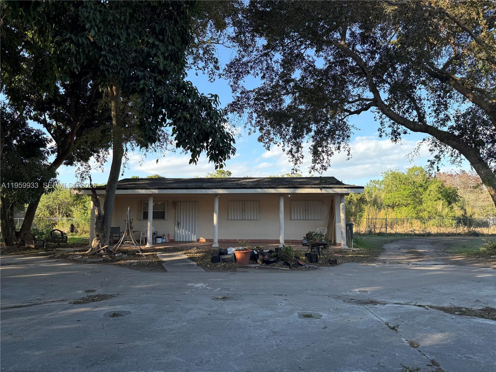 19051 Southwest 136th Street Miami, FL 33196 - Photo 3 of 33