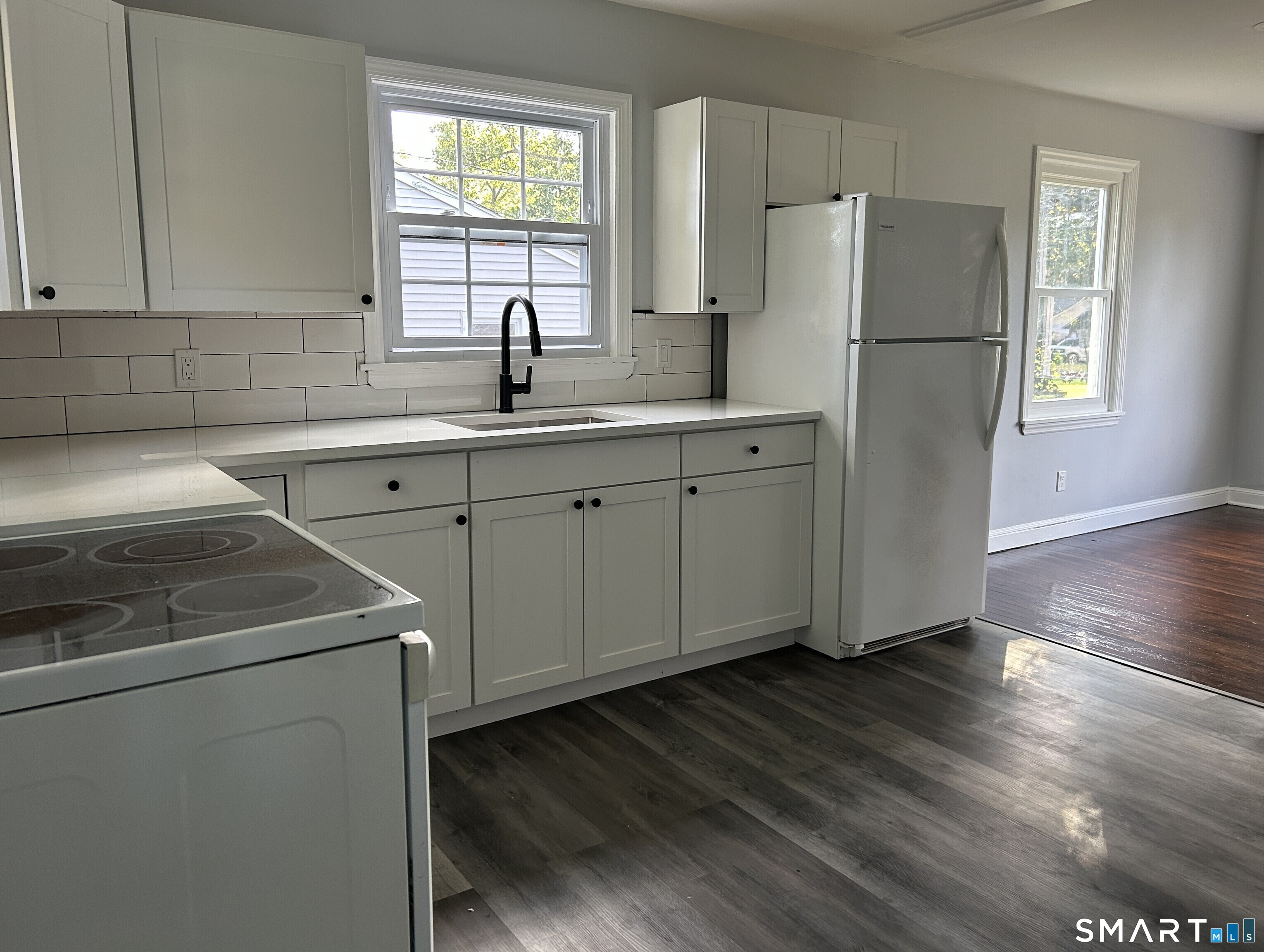152 Cottage Road Enfield, CT 06082 - Photo 5 of 25