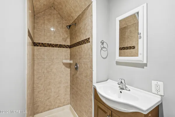 $3,600 | 644 Ocean Avenue, Beachwood, NJ 08722