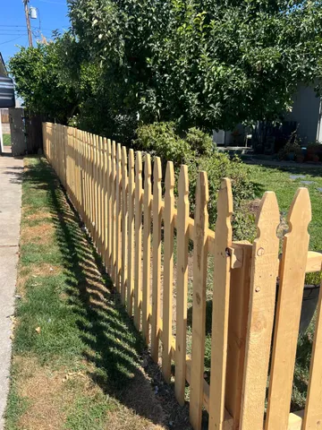 a view of yard with green space