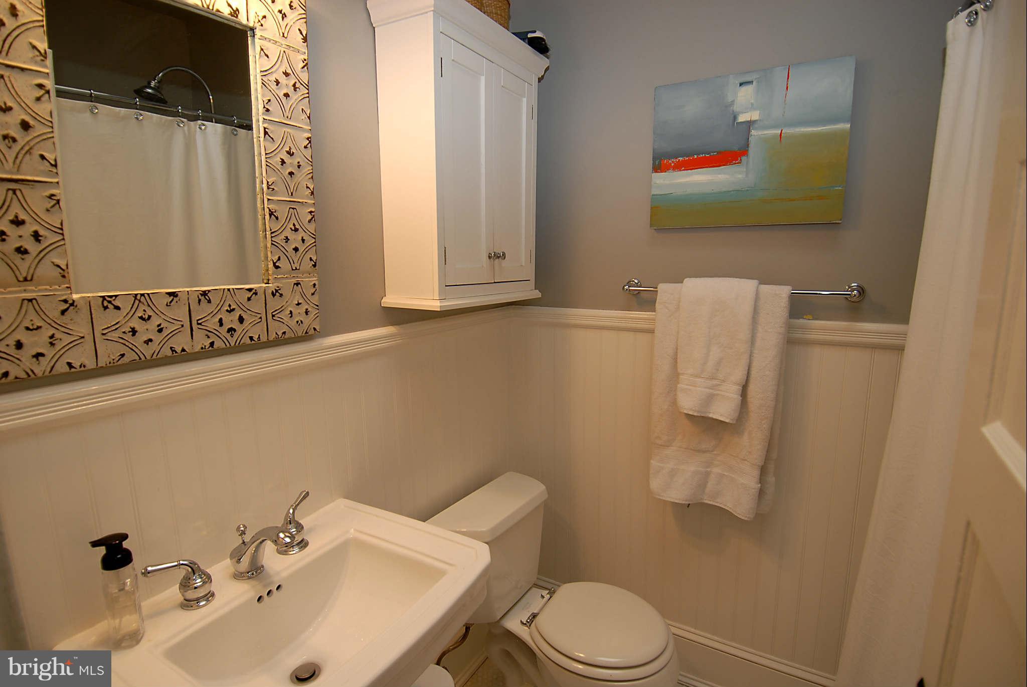 1342 L Street Southeast Washington, DC 20003 - Photo 19 of 30 Bath