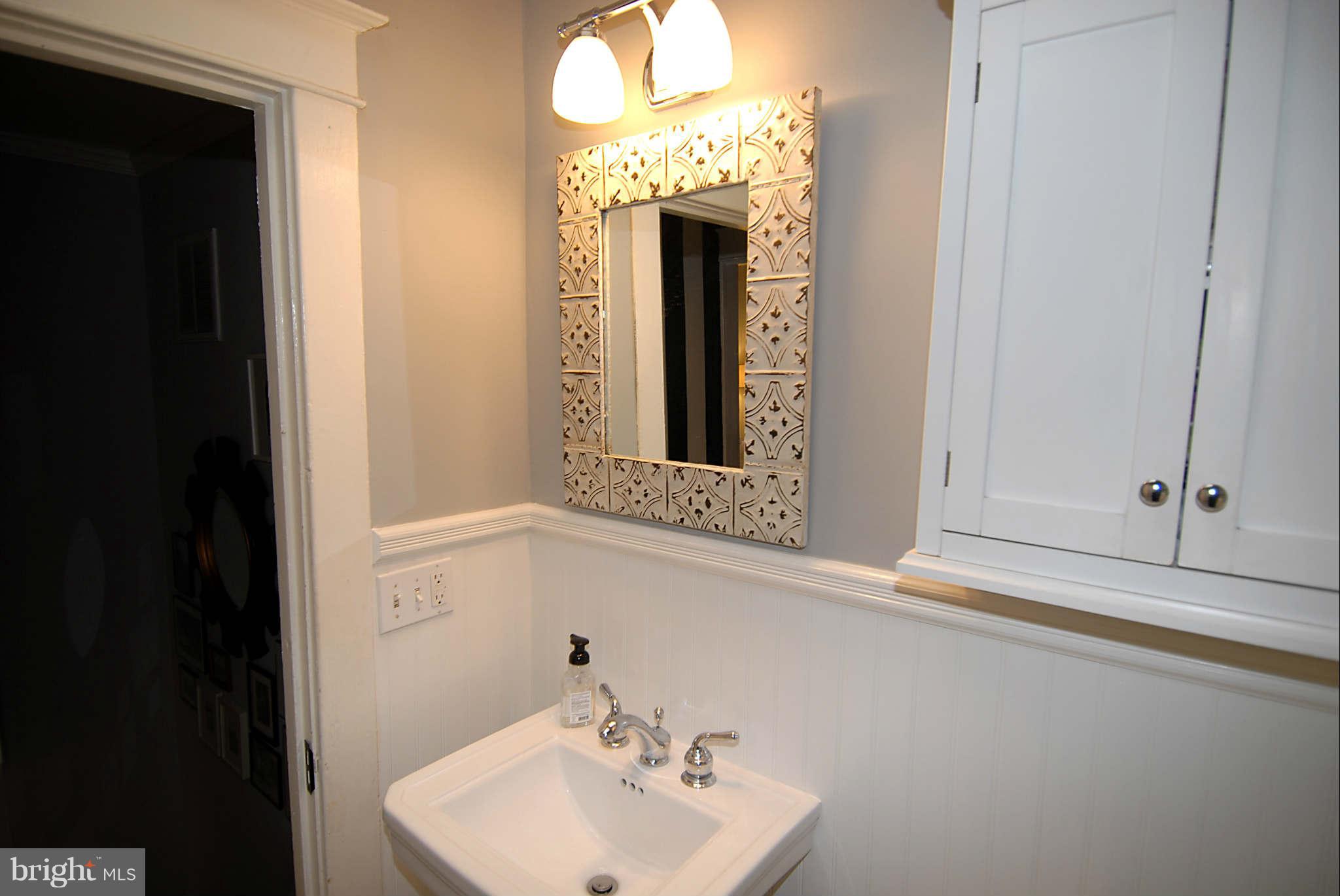 1342 L Street Southeast Washington, DC 20003 - Photo 23 of 30 Bath