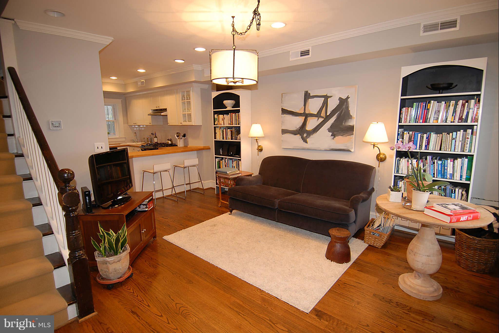 1342 L Street Southeast Washington, DC 20003 - Photo 4 of 30 Living Room