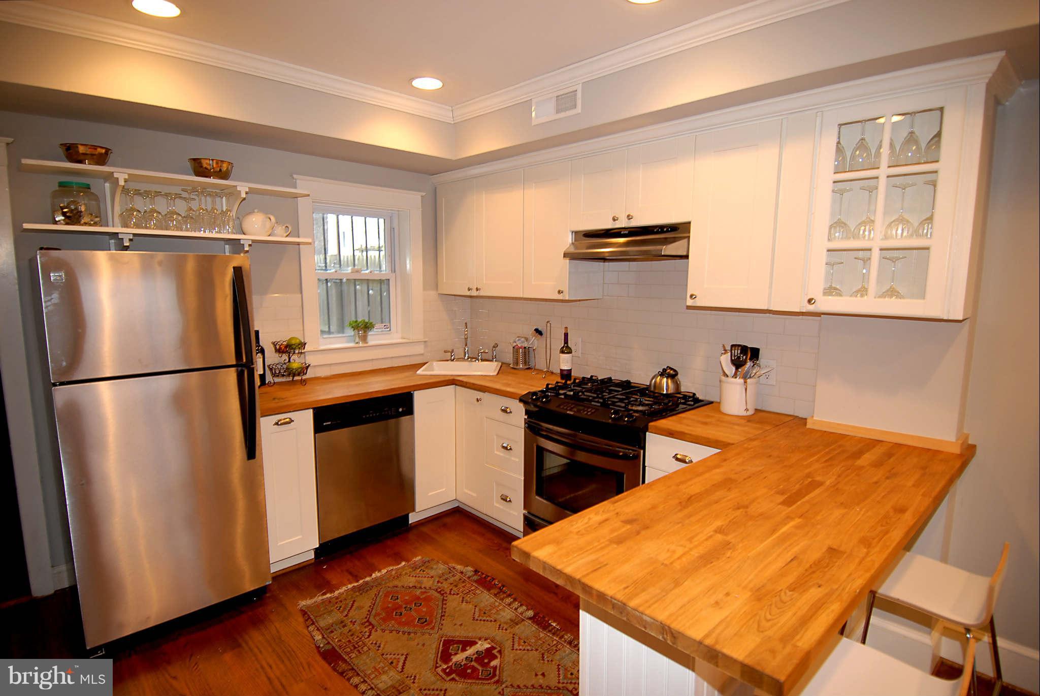 1342 L Street Southeast Washington, DC 20003 - Photo 7 of 30 Kitchen