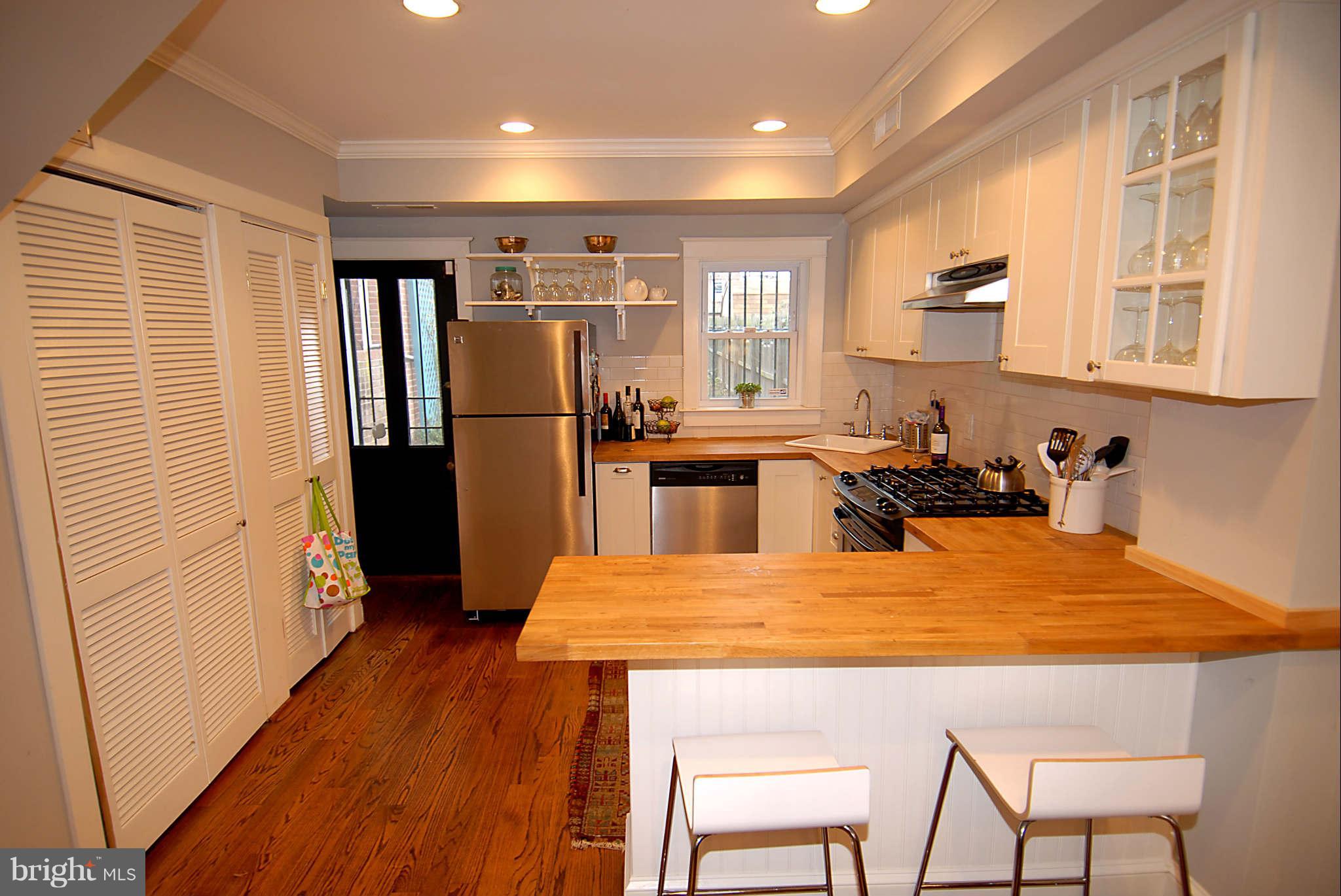 1342 L Street Southeast Washington, DC 20003 - Photo 8 of 30 Kitchen