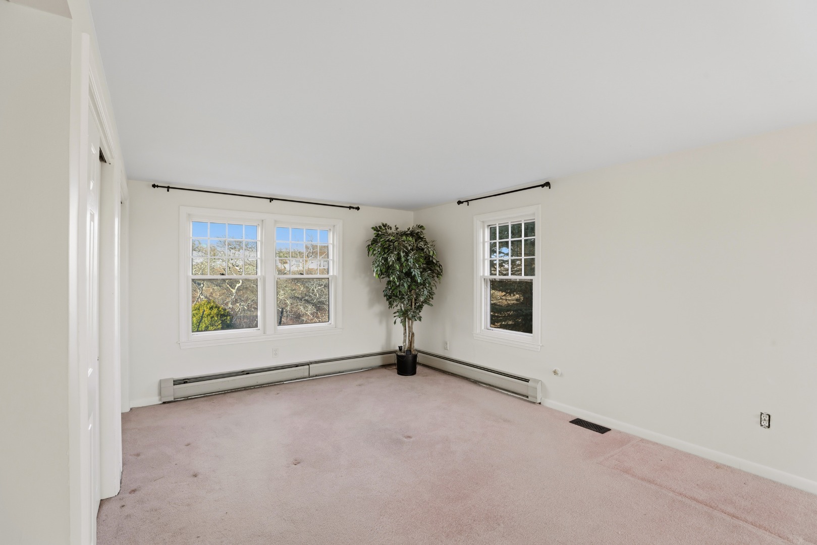 31 Flintlock Road Nantucket, MA 02554 - Photo 12 of 23 an empty room with windows