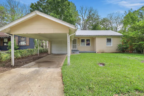 $1,500 | 946 Milam Street, Liberty, TX 77575