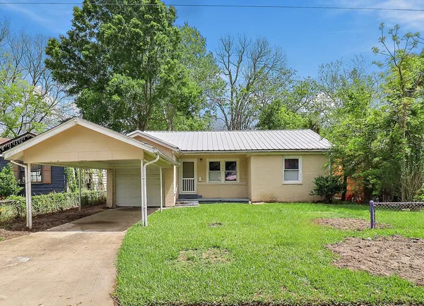 $1,500 | 946 Milam Street, Liberty, TX 77575