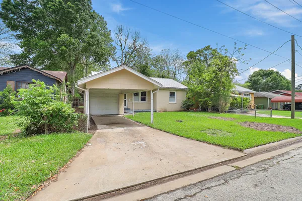 $1,500 | 946 Milam Street, Liberty, TX 77575