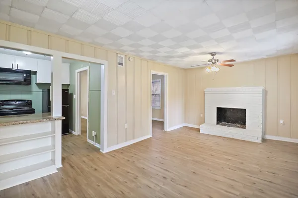 $1,500 | 946 Milam Street, Liberty, TX 77575