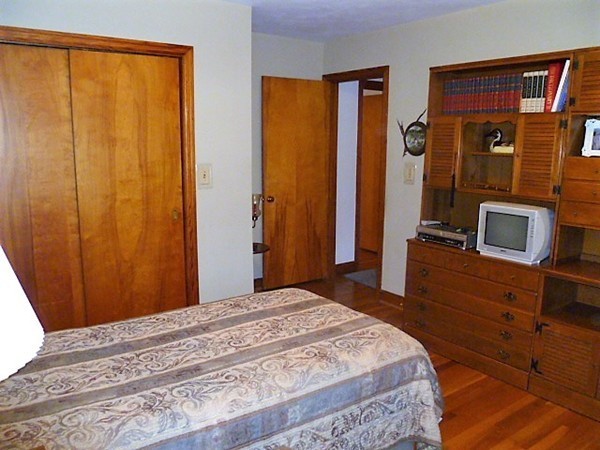 252 Springdale Road Westfield, MA 01085 - Photo 13 of 24 Gallery Image 13